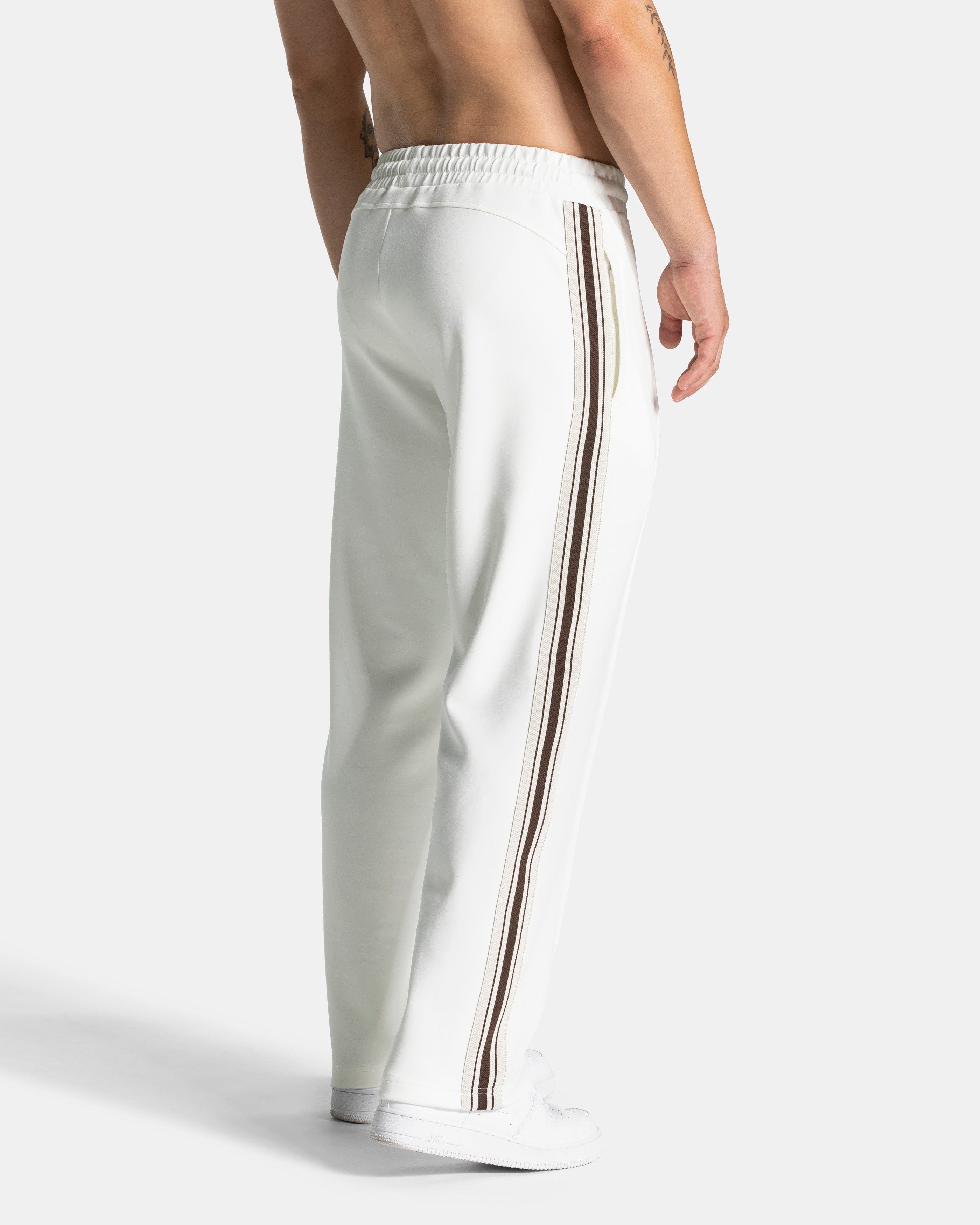Club Straight Leg Jogger "Off White"