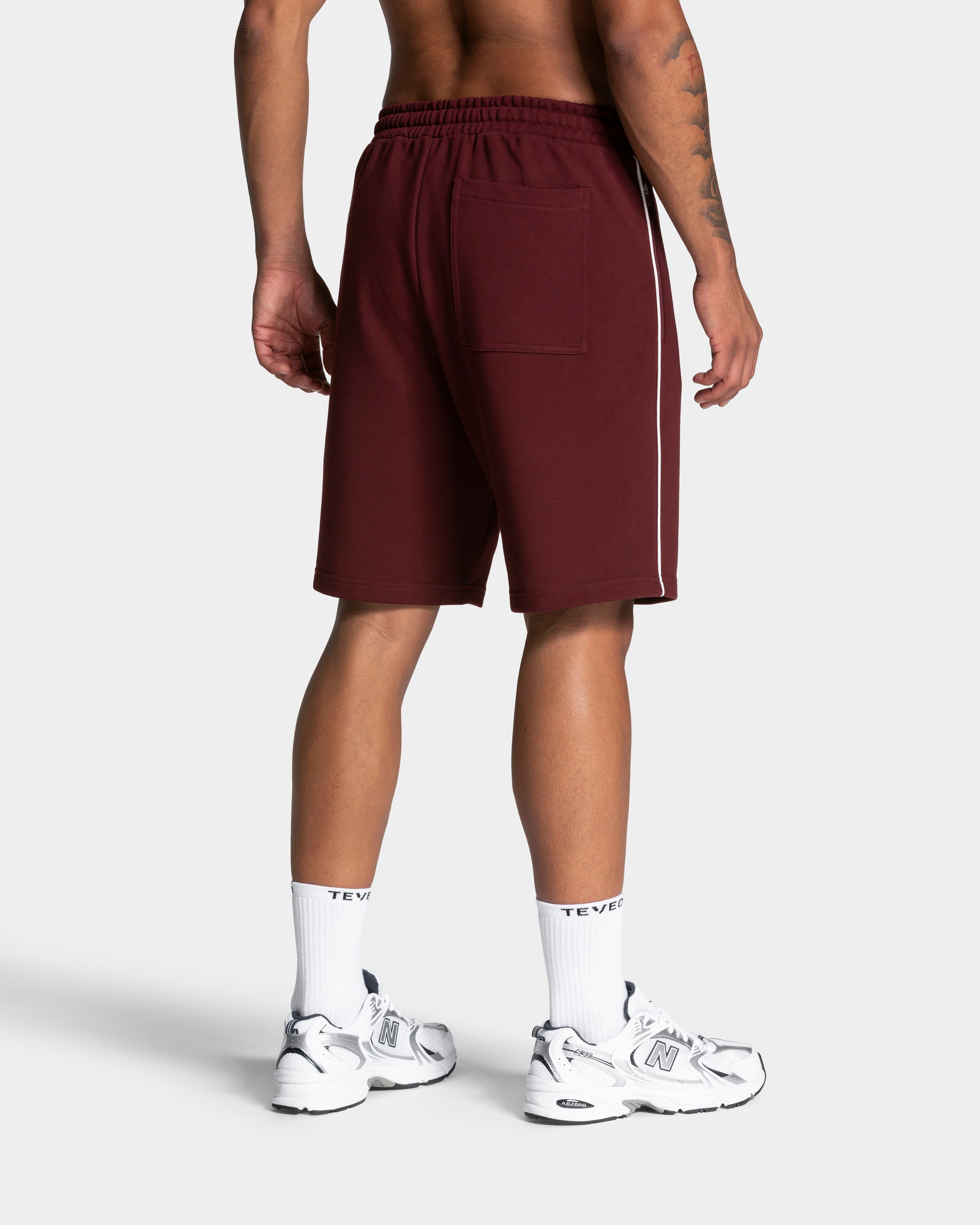 Contrastline Shorts "Weinrot"